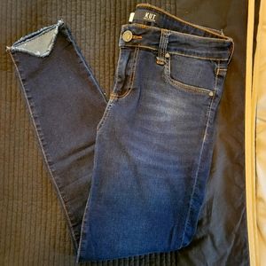 😊 Kut from the Kloth blue jeans size 8!
